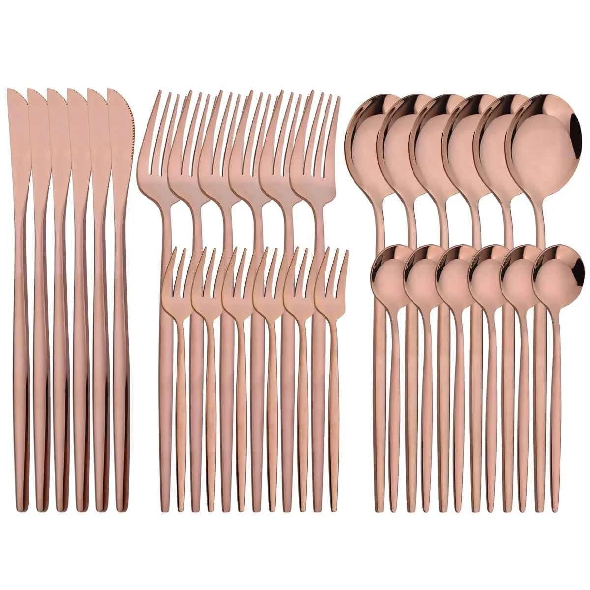Ménagère 30 pièces couleur champagne rosé : service complet de couverts en acier inoxydable avec finition satinée élégante.