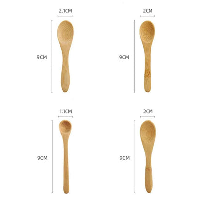 Schéma technique montrant les dimensions des petites cuillères en bambou : 9 cm de longueur totale avec différentes largeurs de tête (1,1 cm à 2,1 cm) selon le modèle